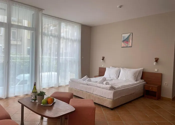 Eco Palace 3* Πριμόρσκο