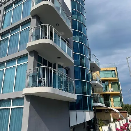 Eco Palace מלון פרימורסקו