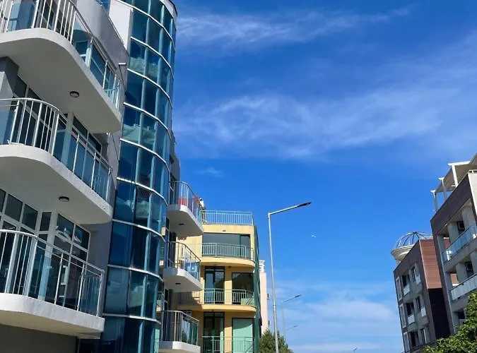 Eco Palace Отель 3*